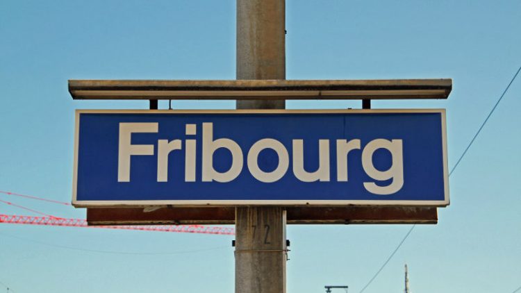 Fribourg Station Sign