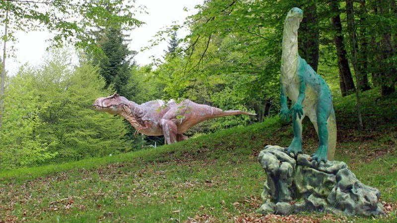 Dinosaur Models in the Dino Zoo and Prehistoric Park