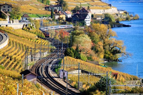 Train along the shores of Lake Geneva