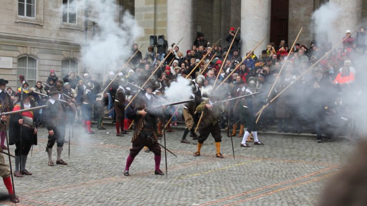 L’Escalade is a great celebration in old town Geneva each mid-December with marches, parades, battle reenactments, cultural events, mulled wine, and chocolates perfect for memorable photos.