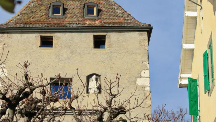 Roman statue in Nyon