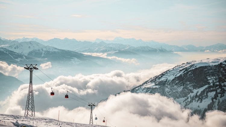 Torrent cable car gives access to the Rinderhütte ski area above Leukerbad