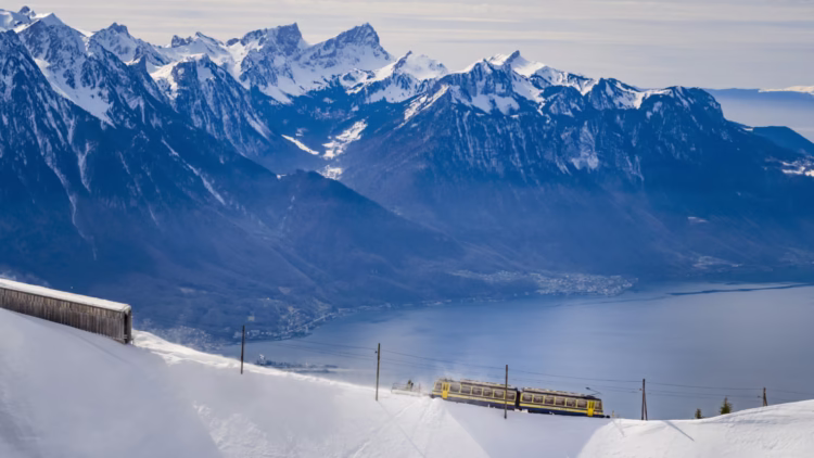 Each December, children and families may visit Father Christmas by cogwheel mountain train at Santa’s Swiss house on Rochers-de-Naye, an Alpine peak towering over Montreux and Lake Geneva (Lac Léman).