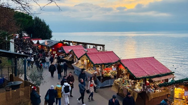 The annual Marché de Noël à Montreux is the largest and best Christmas market to visit in western Switzerland.