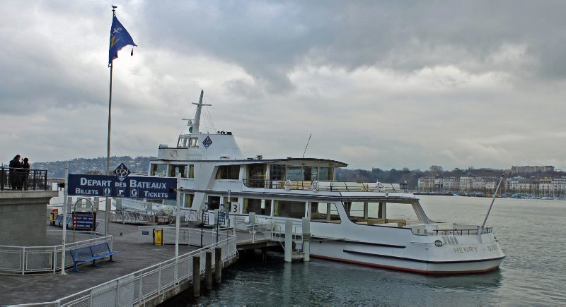 2024: Lake Geneva Winter and Christmas Season Boat Cruises